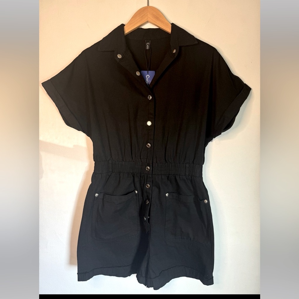 Black Button-Up Romper shorts preppy collar short sleeve Medium NWT